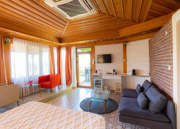 Отель Marine 4*