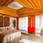 Marine Hotel